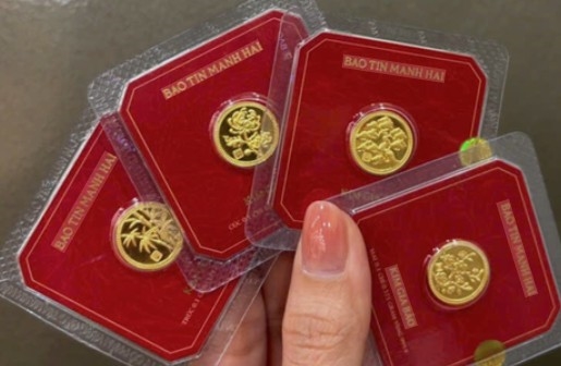 Giá vàng hôm nay chiều 15-2 Neo ở mức cao